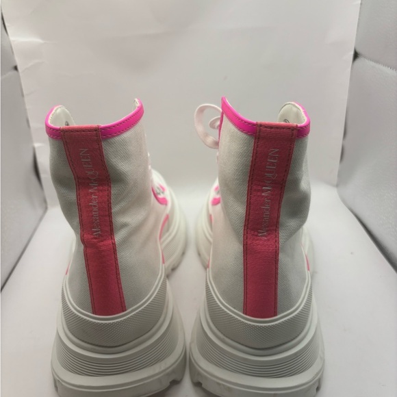 Alexander McQueen Tread Slick Boot 'White Fluo Pink' SZ 39 - Picture 6 of 8